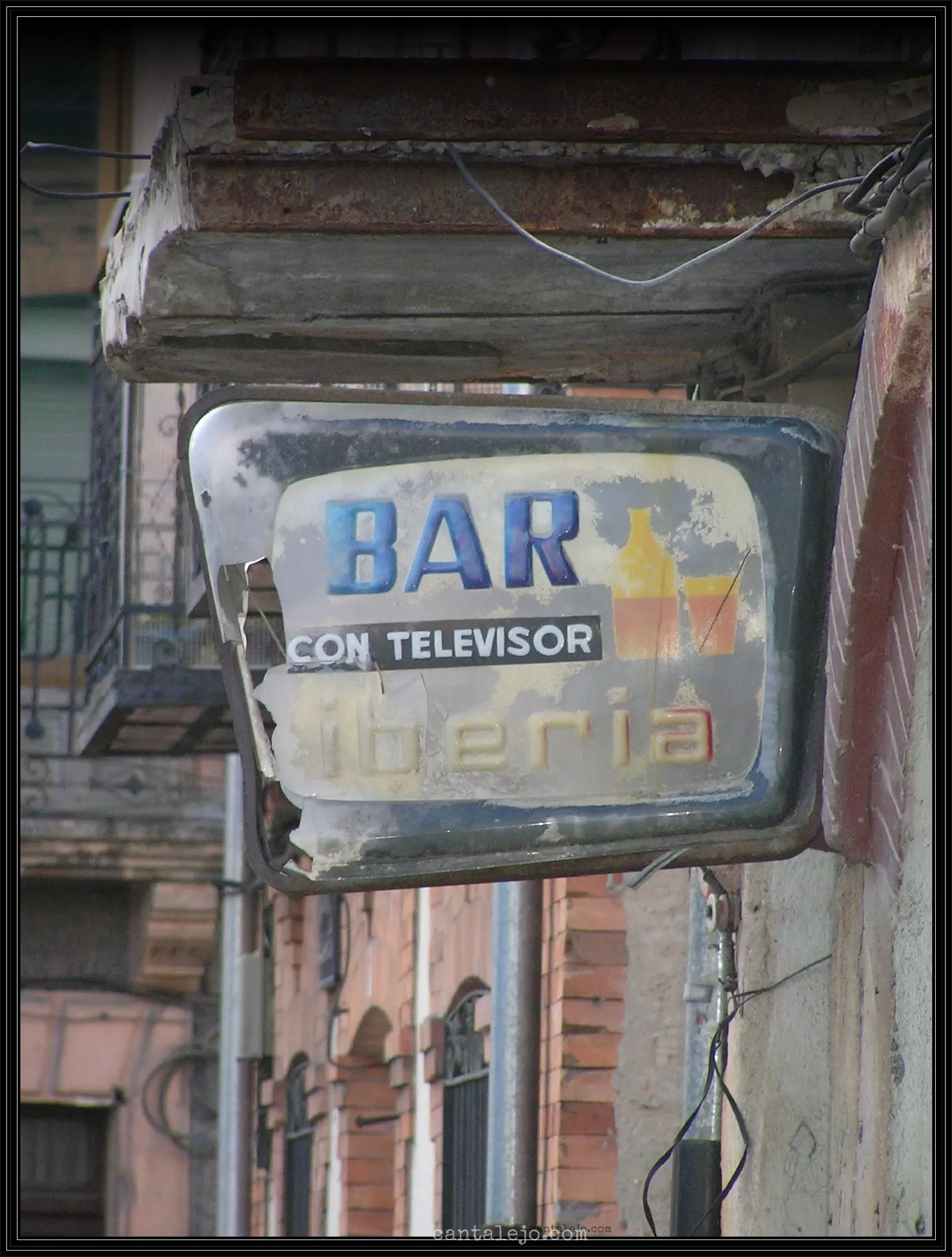 Bar Con Televisor Iberia