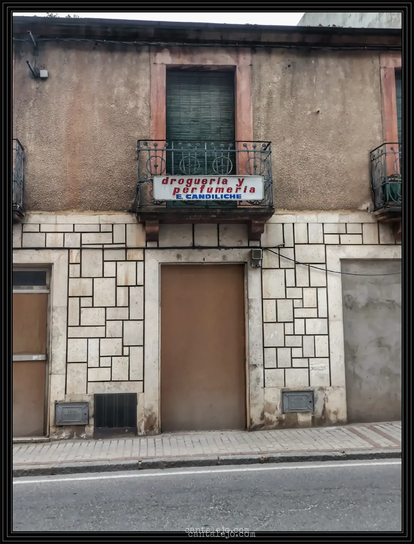 Fachada Candiliche Desde La Serrana