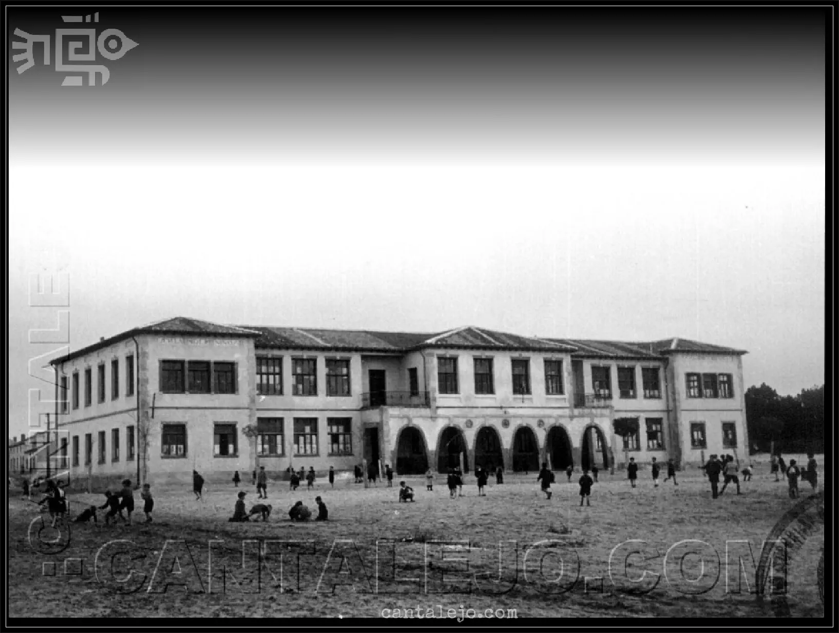 Las Escuelas Antigua